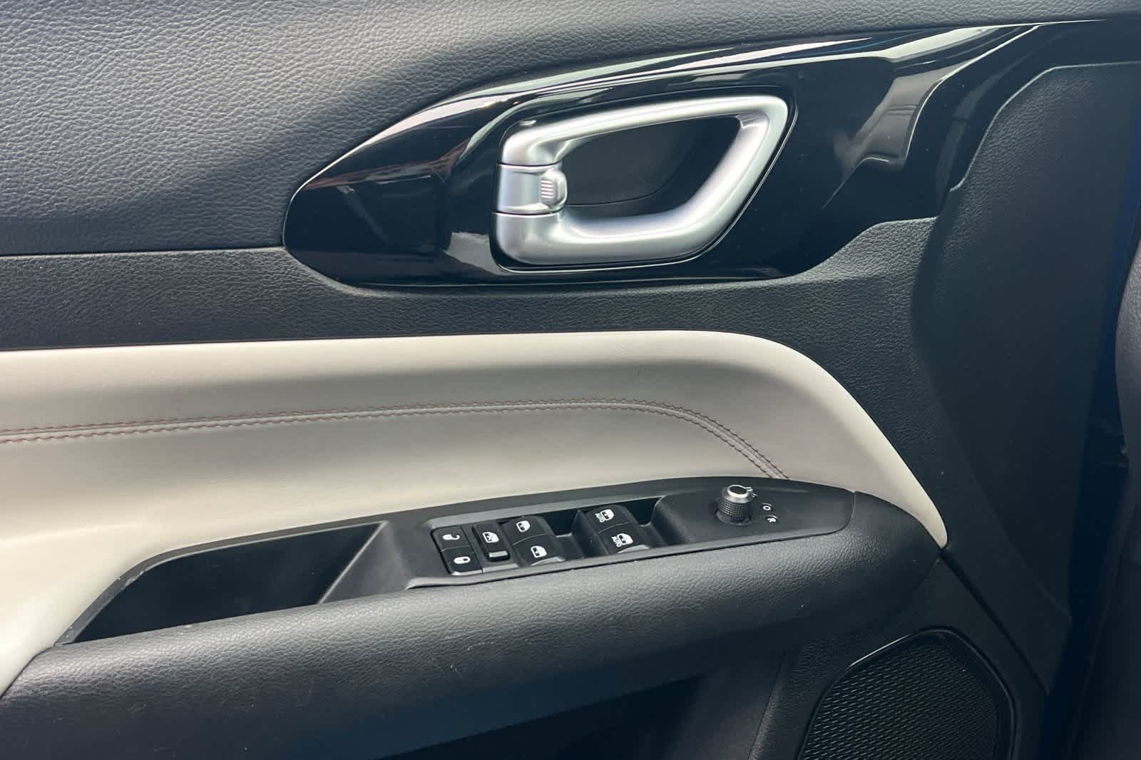 Thumbnail: 2023 Jeep Compass - 13