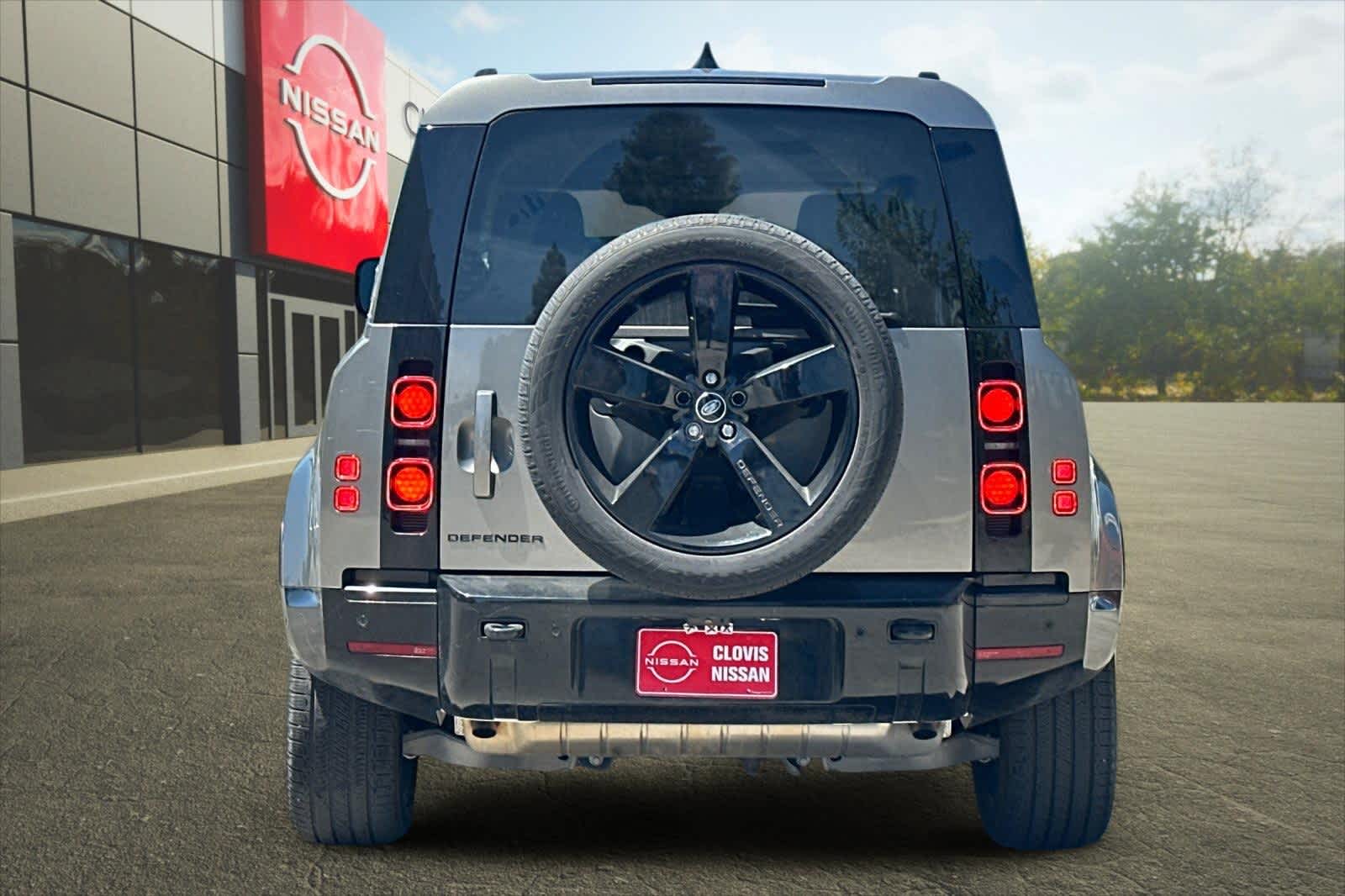 Thumbnail: 2024 Land Rover Defender - 8