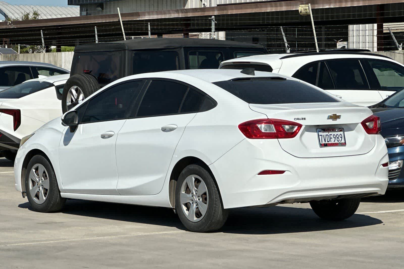 Thumbnail: 2017 Chevrolet Cruze - 7