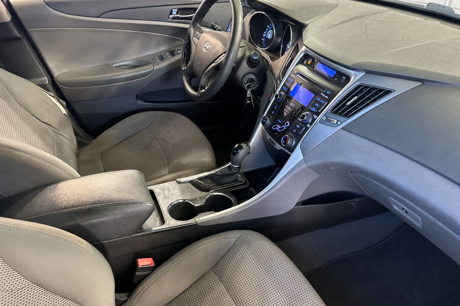 Thumbnail: 2012 Hyundai Sonata - 17