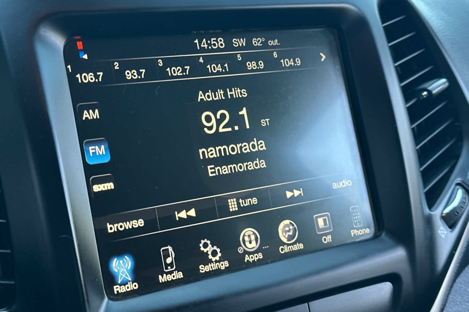 Thumbnail: 2017 Jeep Cherokee - 22