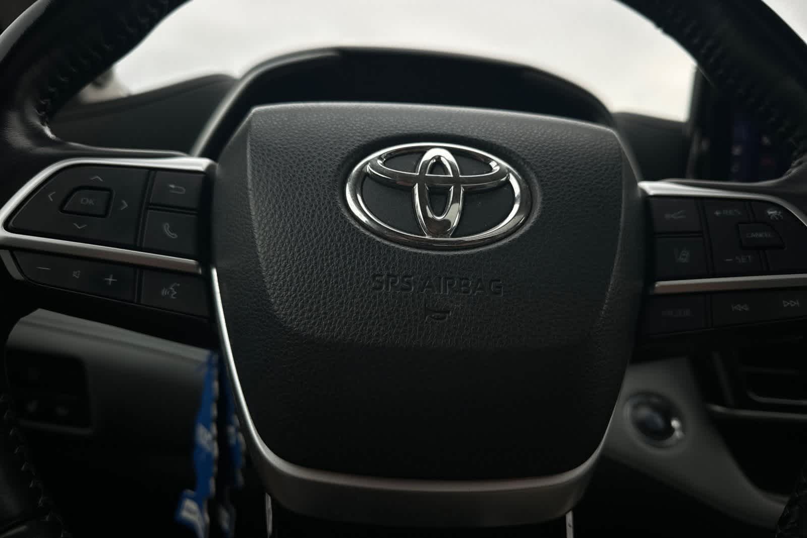 Thumbnail: 2022 Toyota Highlander - 26