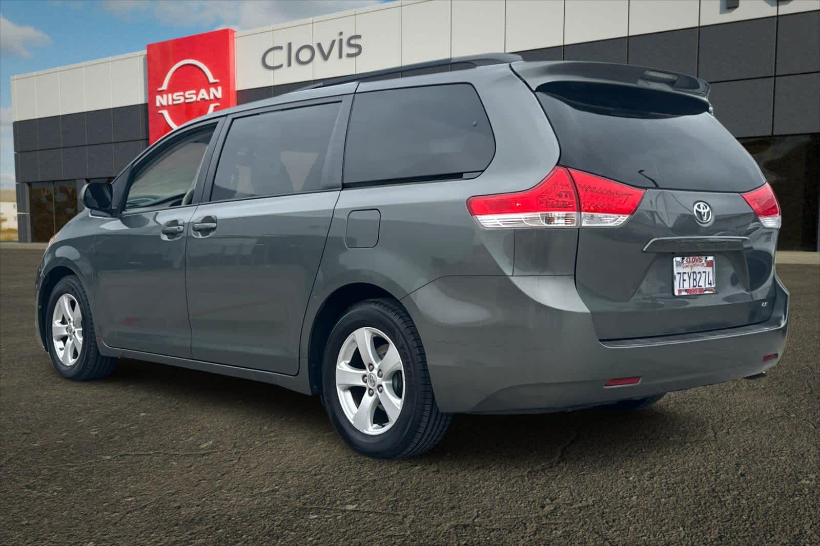 Thumbnail: 2014 Toyota Sienna - 7