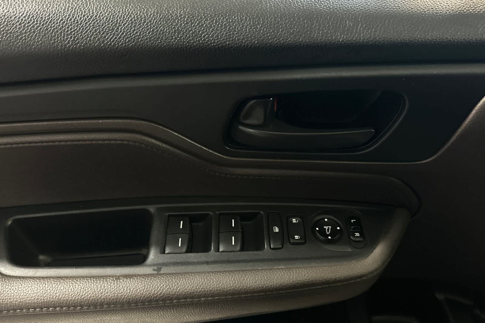 Thumbnail: 2018 Honda Odyssey - 13