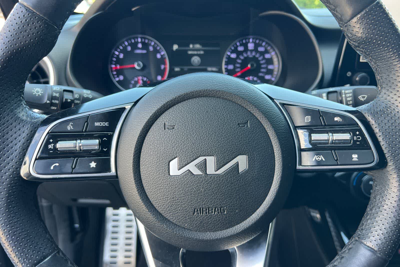 Thumbnail: 2023 Kia Forte - 25
