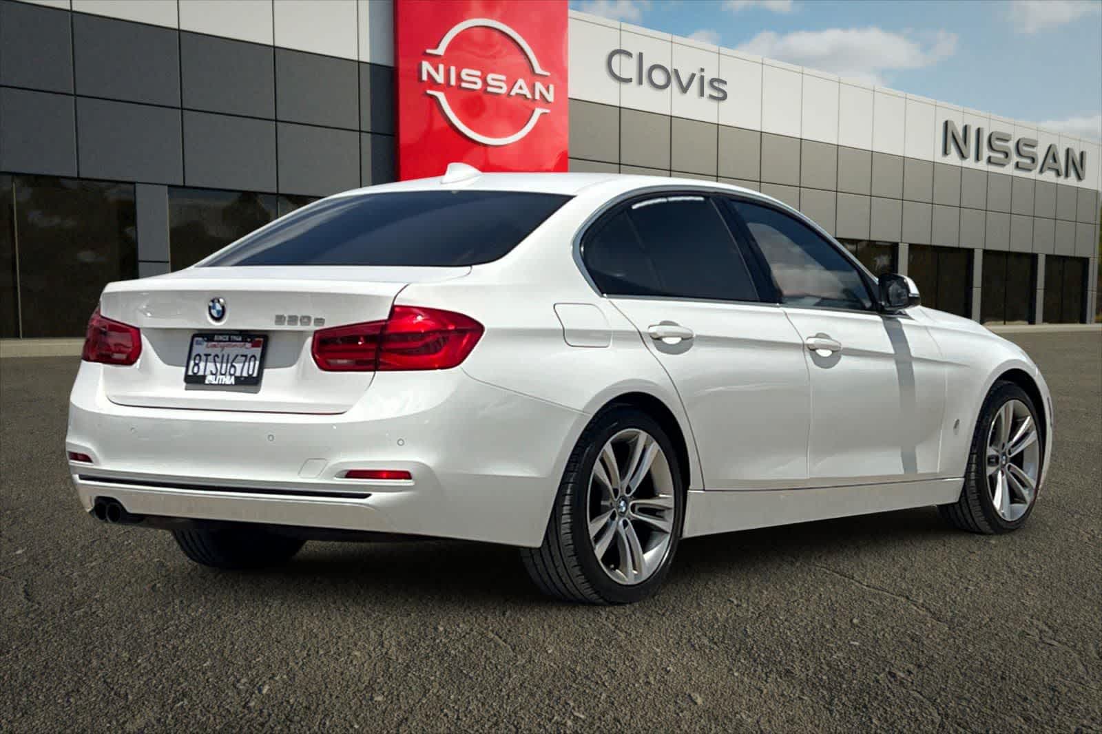 Thumbnail: 2017 BMW 3 Series - 3