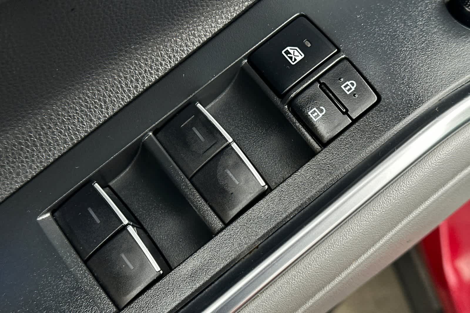 Thumbnail: 2022 Toyota Highlander - 14