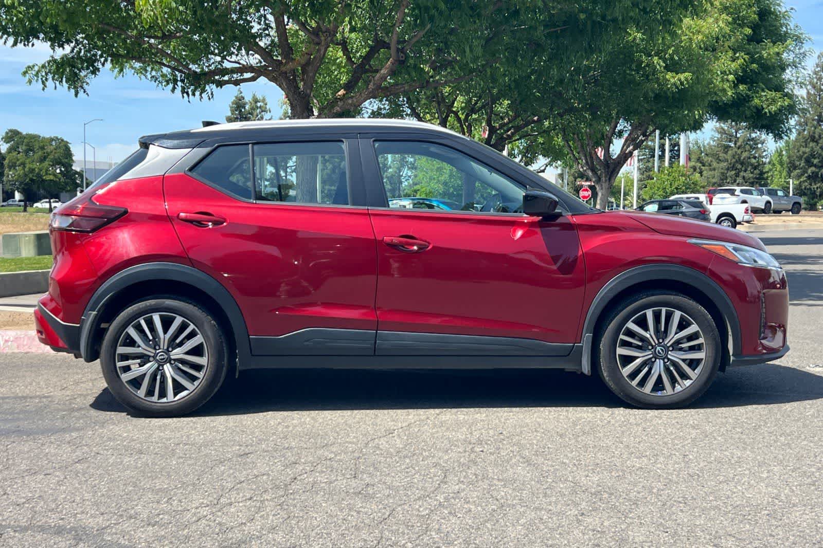 Thumbnail: 2023 Nissan Kicks - 9