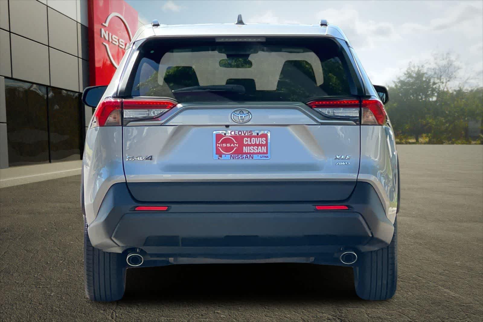 Thumbnail: 2020 Toyota RAV4 - 8