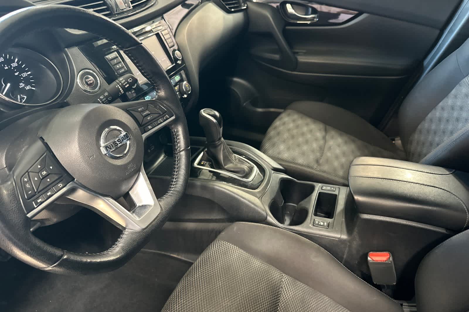 Thumbnail: 2021 Nissan Rogue Sport - 14