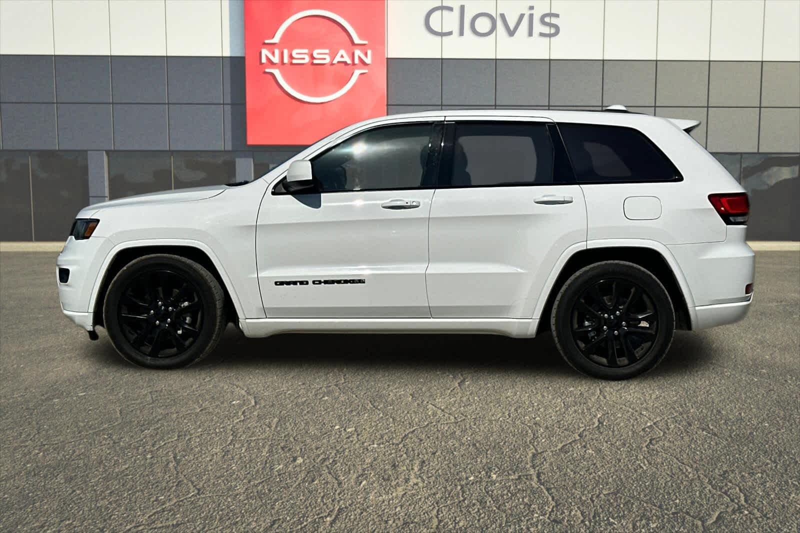 Thumbnail: 2018 Jeep Grand Cherokee - 6