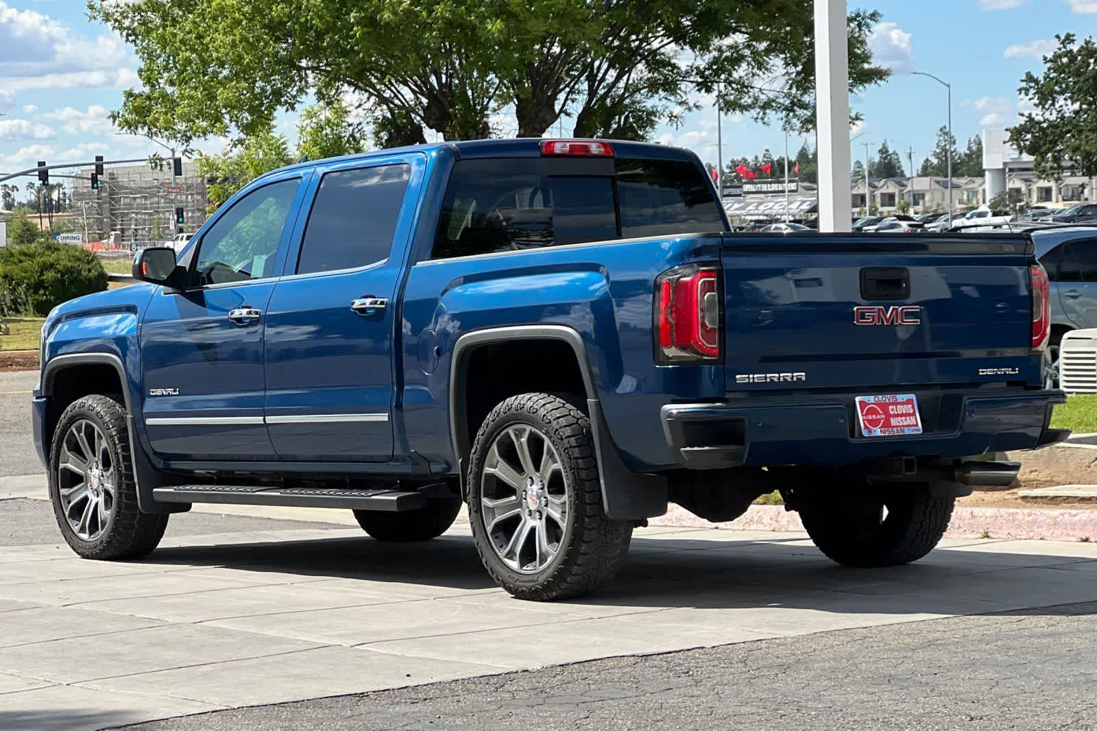 Thumbnail: 2017 GMC Sierra 1500 - 7