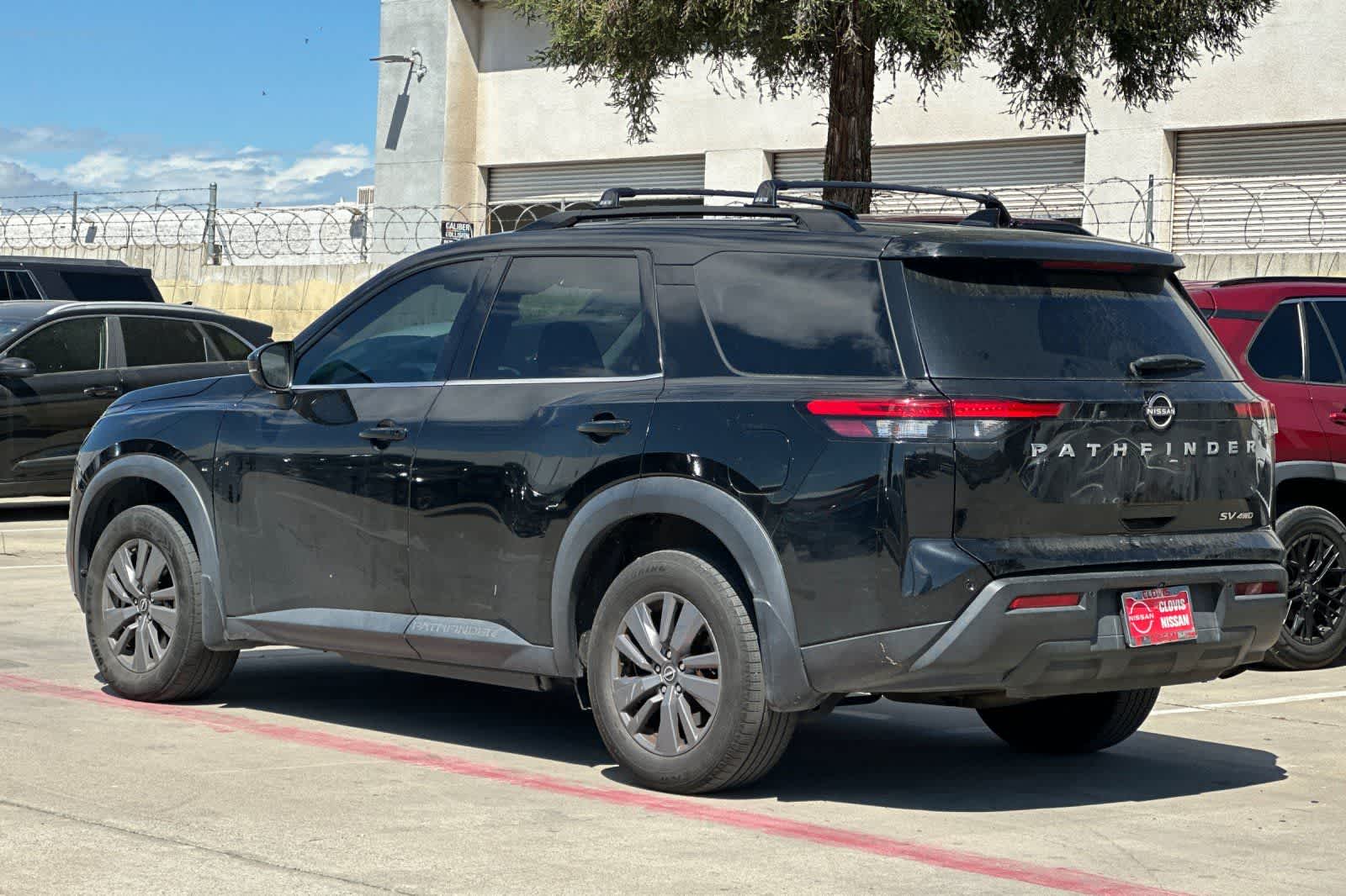 Thumbnail: 2022 Nissan Pathfinder - 6