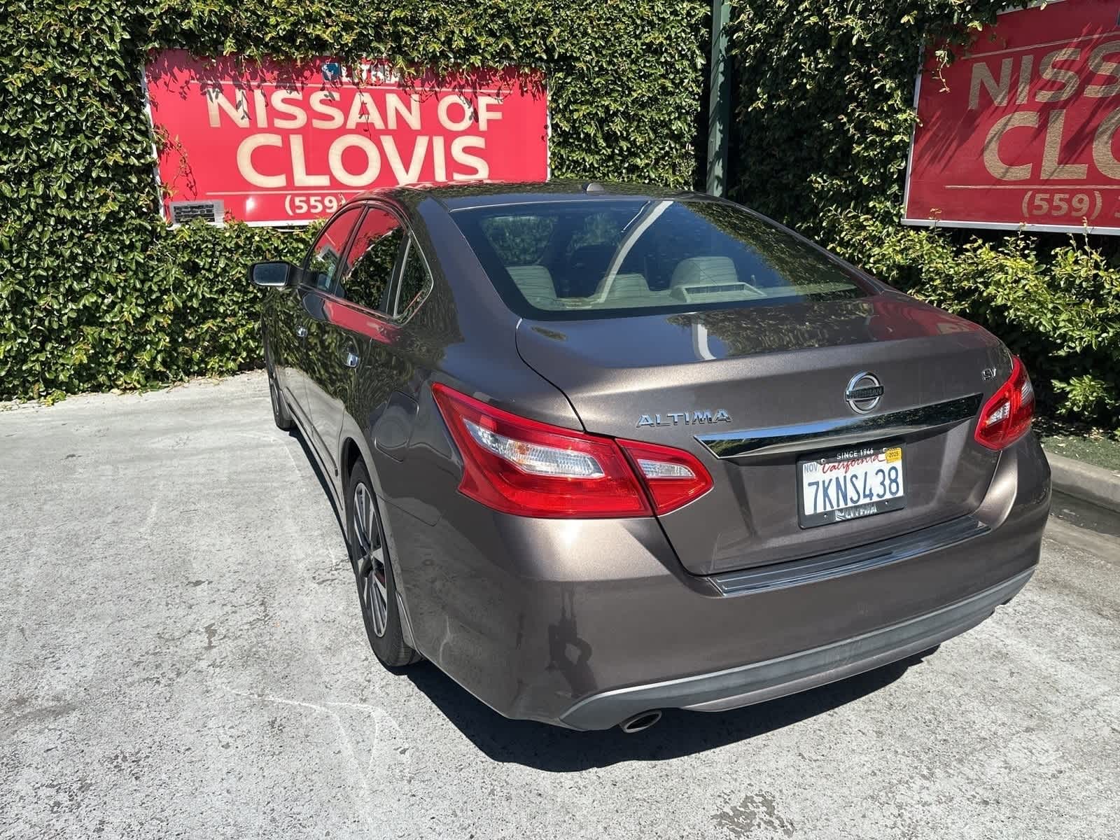 2016 Nissan Altima SV 10