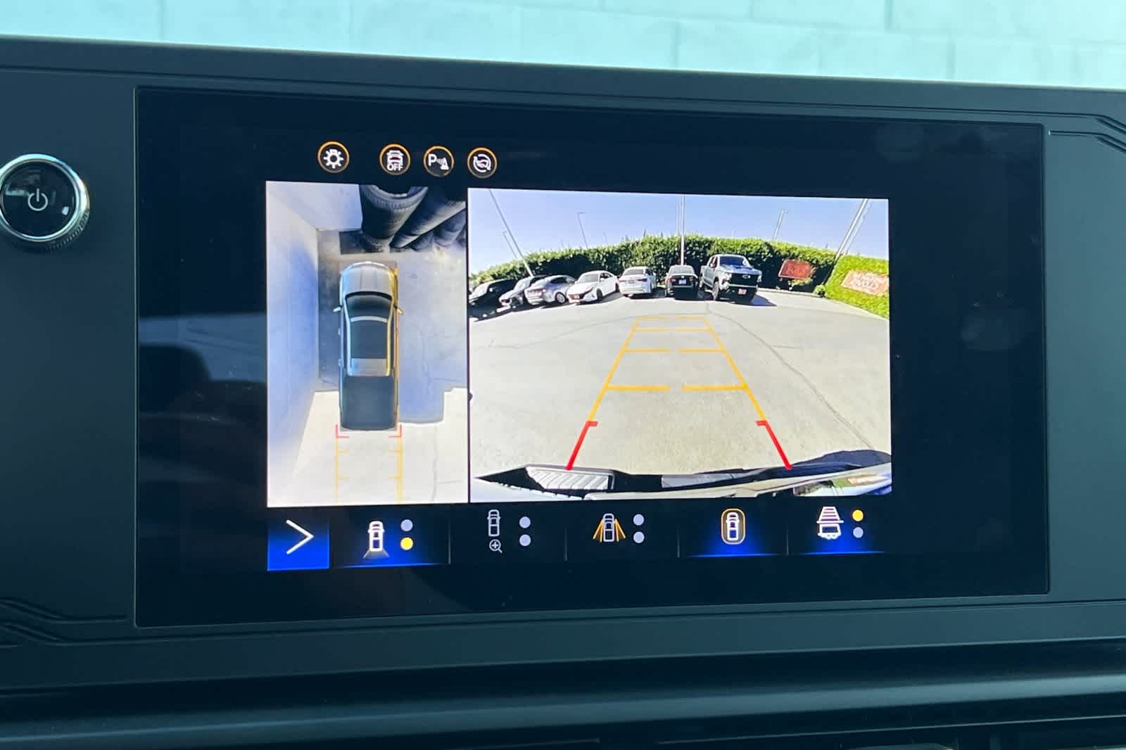 Thumbnail: 2024 Chevrolet Silverado EV - 22