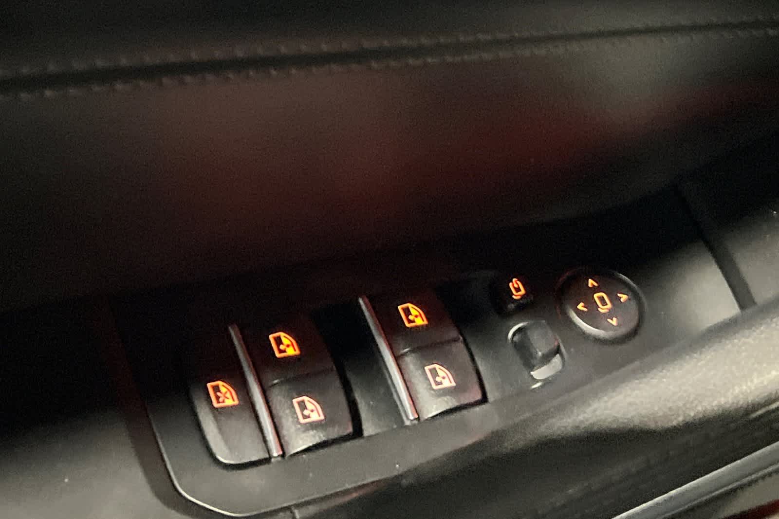 Thumbnail: 2023 BMW X6 - 14