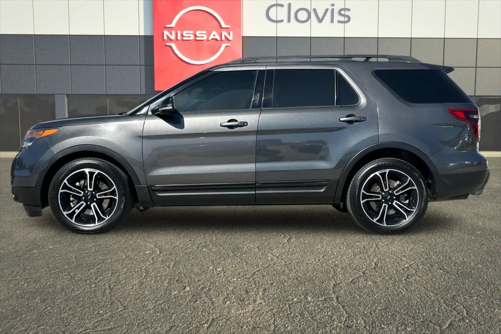 Thumbnail: 2015 Ford Explorer - 6