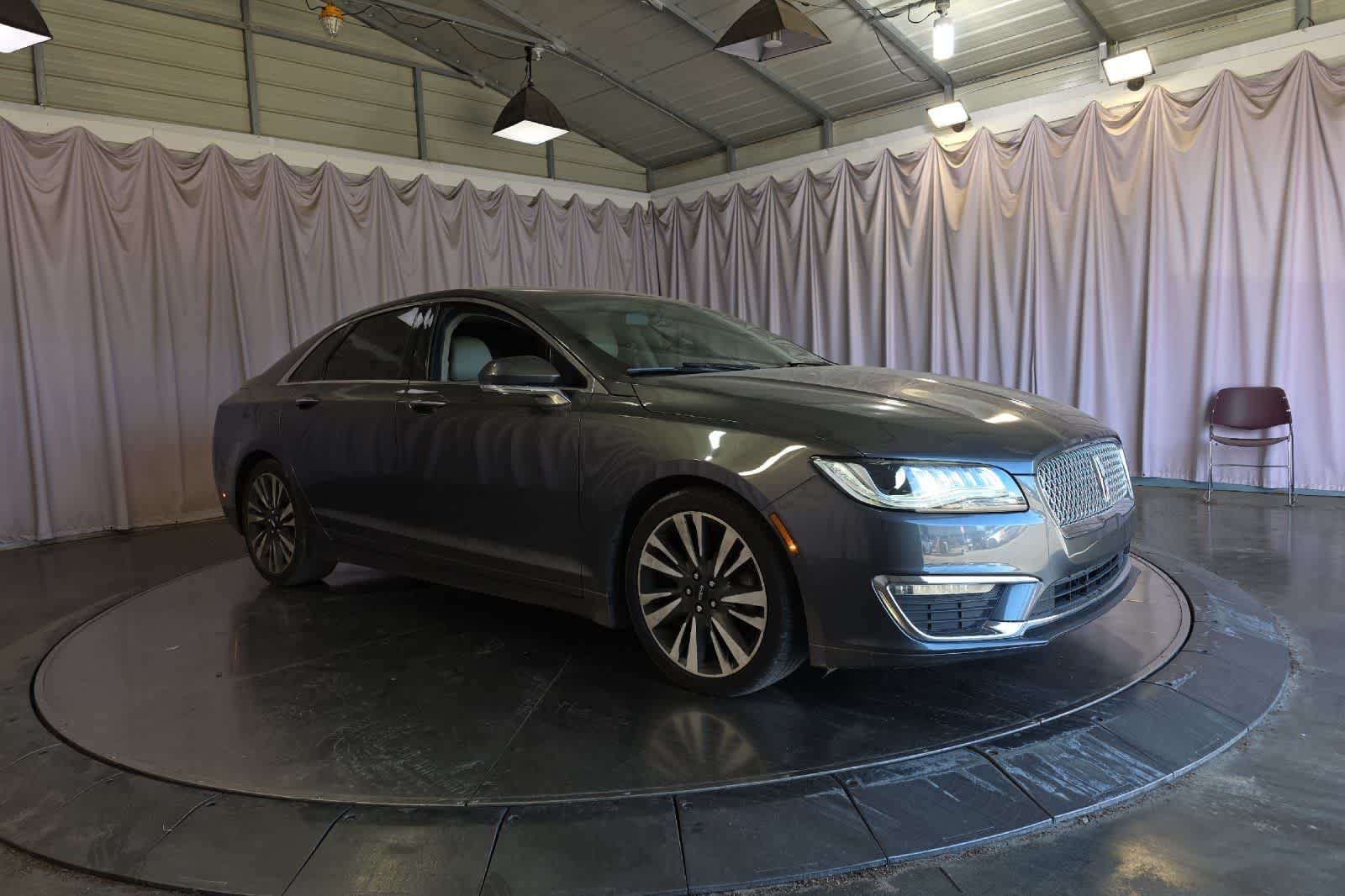 Thumbnail: 2017 Lincoln MKZ - 10