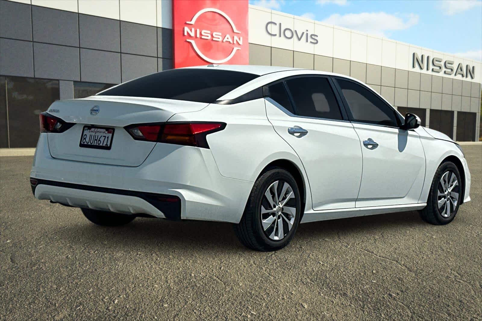 Thumbnail: 2019 Nissan Altima - 3