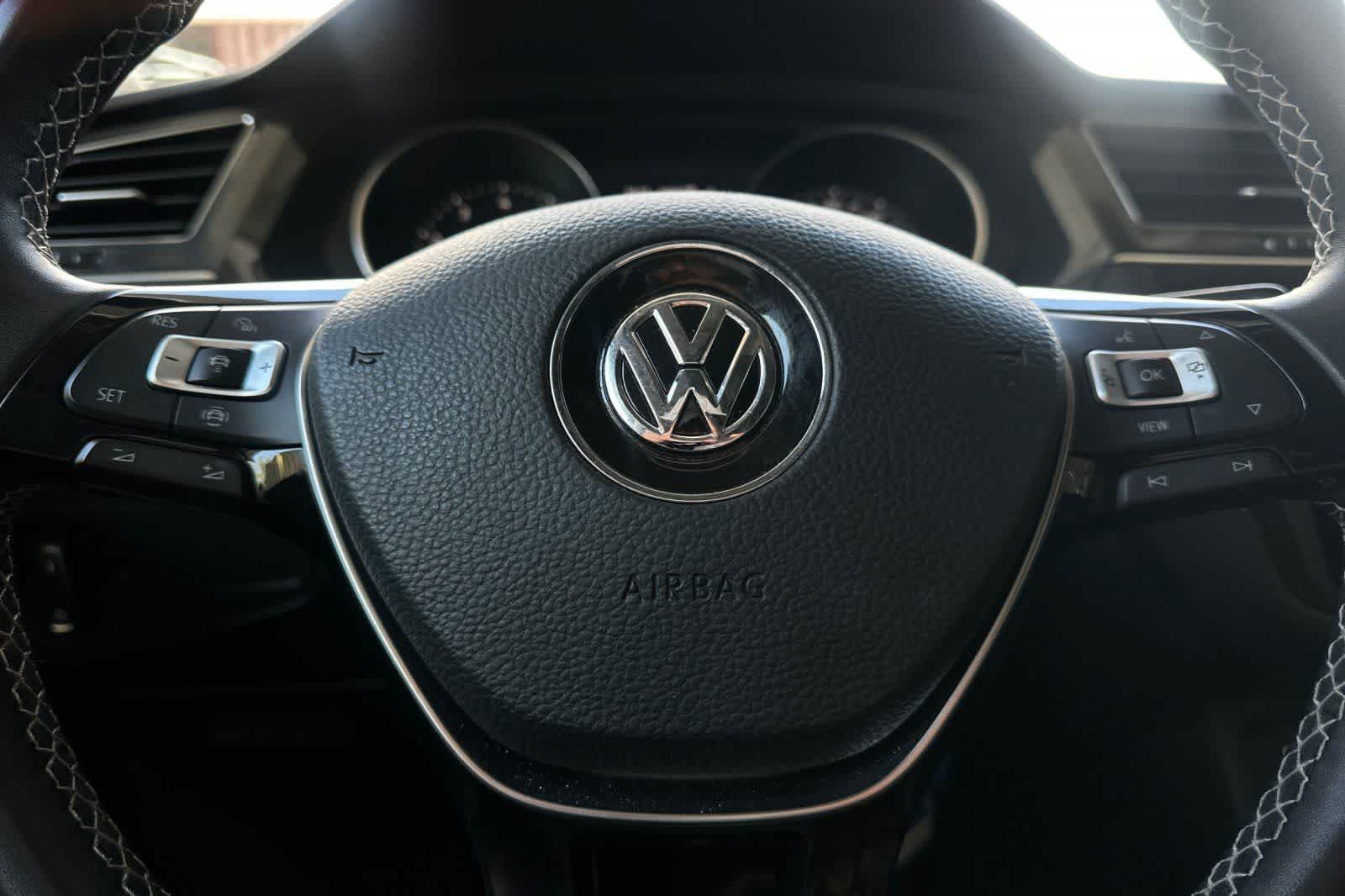 Thumbnail: 2021 Volkswagen Tiguan - 25