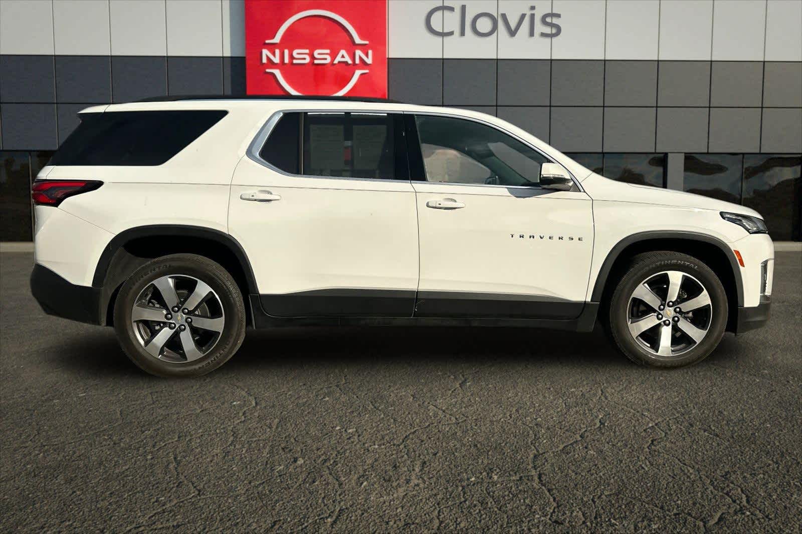 Thumbnail: 2023 Chevrolet Traverse - 9