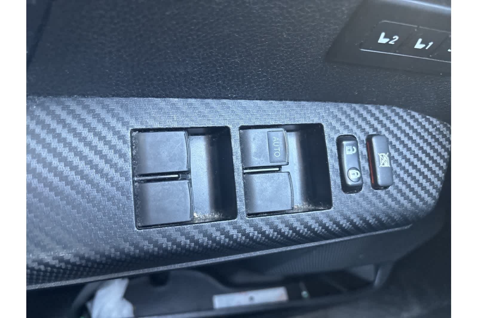 Thumbnail: 2015 Toyota RAV4 - 13