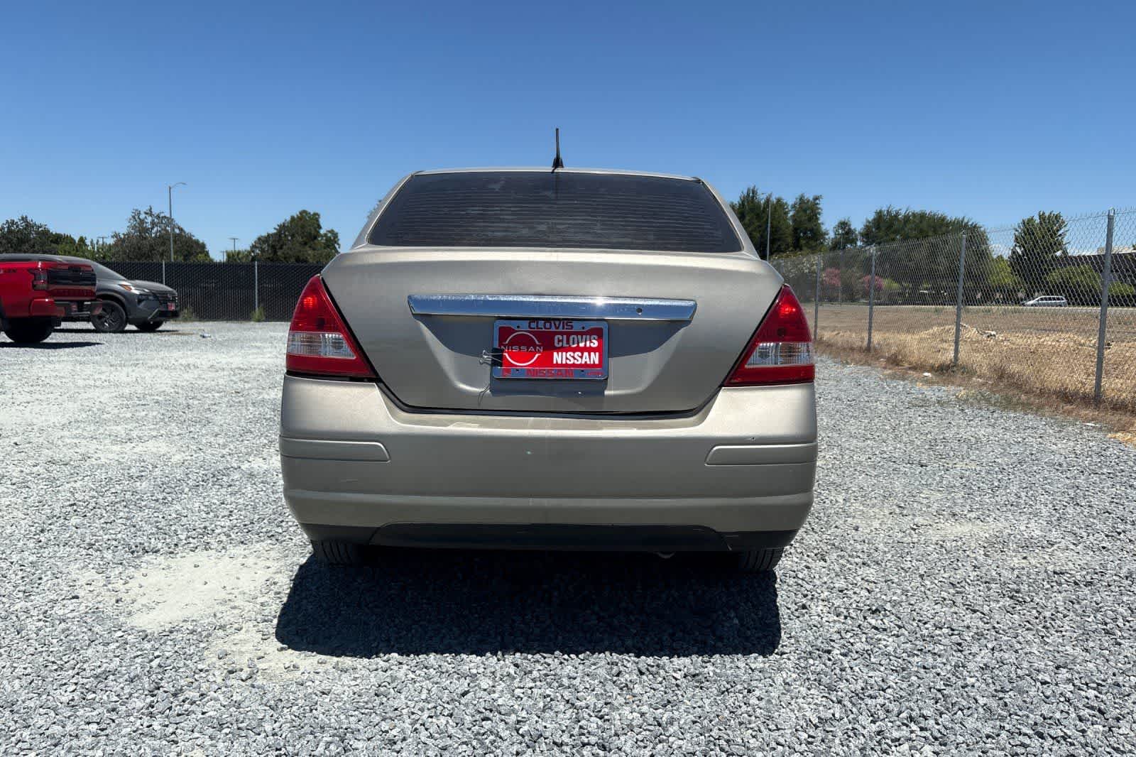 Thumbnail: 2009 Nissan Versa - 8