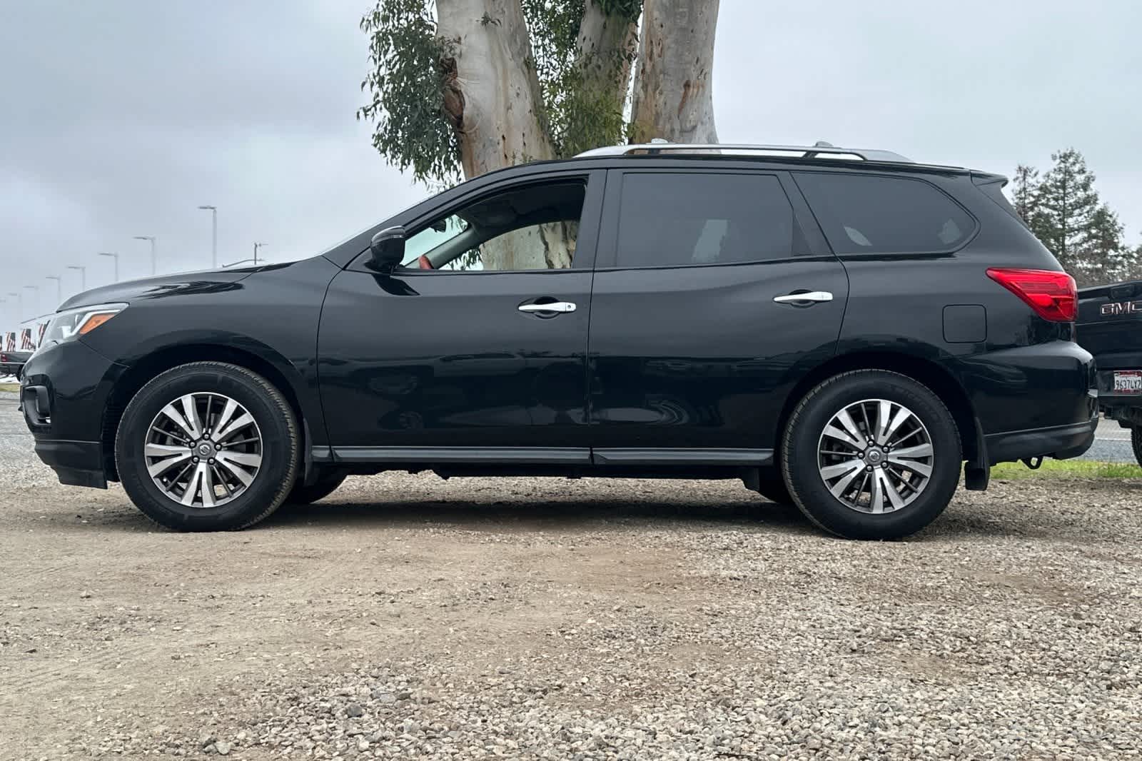 Thumbnail: 2019 Nissan Pathfinder - 6