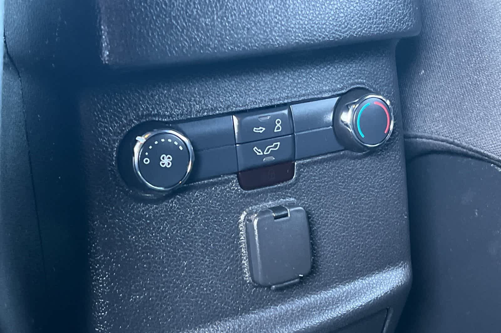 Thumbnail: 2017 Ford Explorer - 15