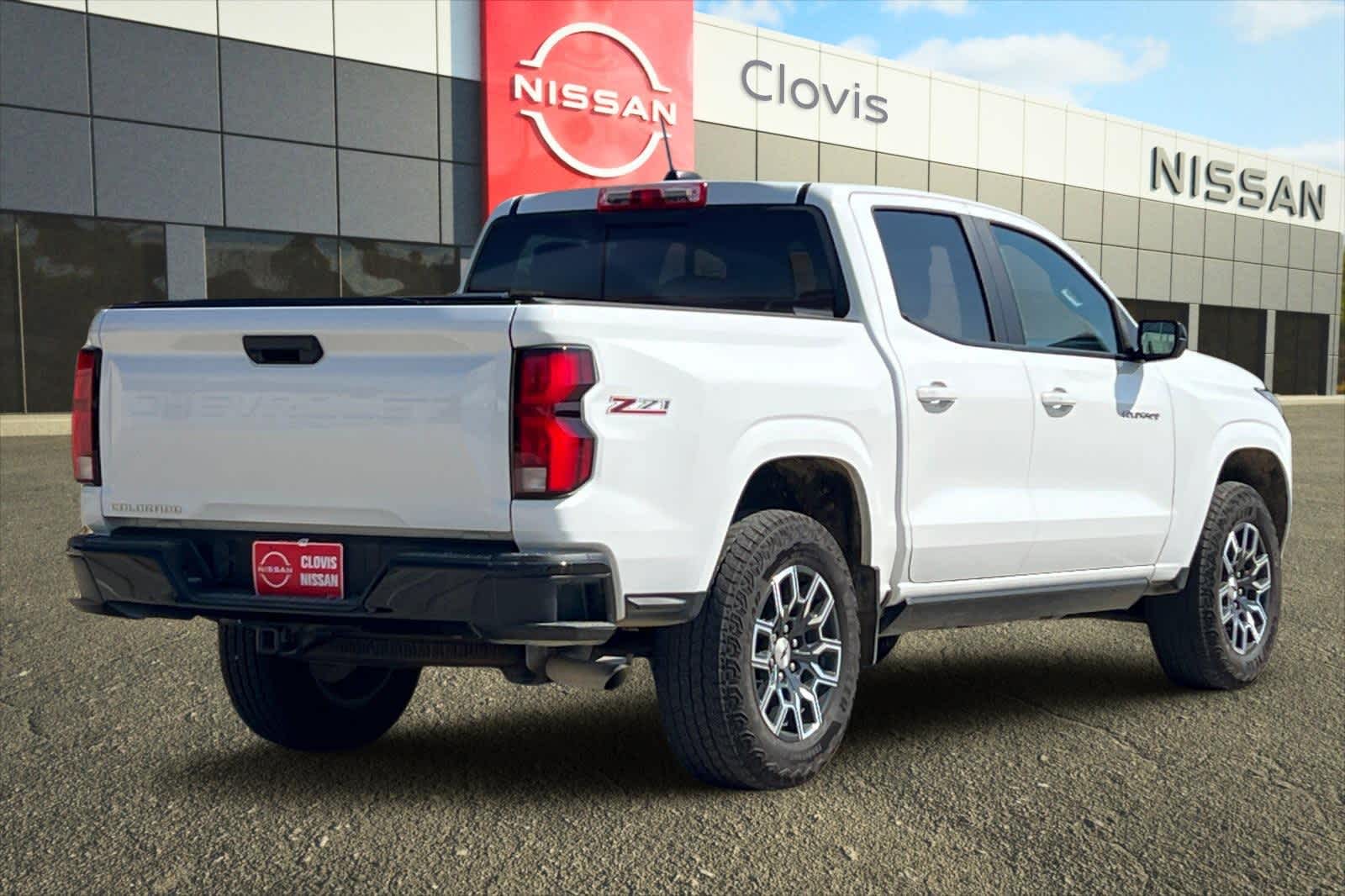 Thumbnail: 2024 Chevrolet Colorado - 3