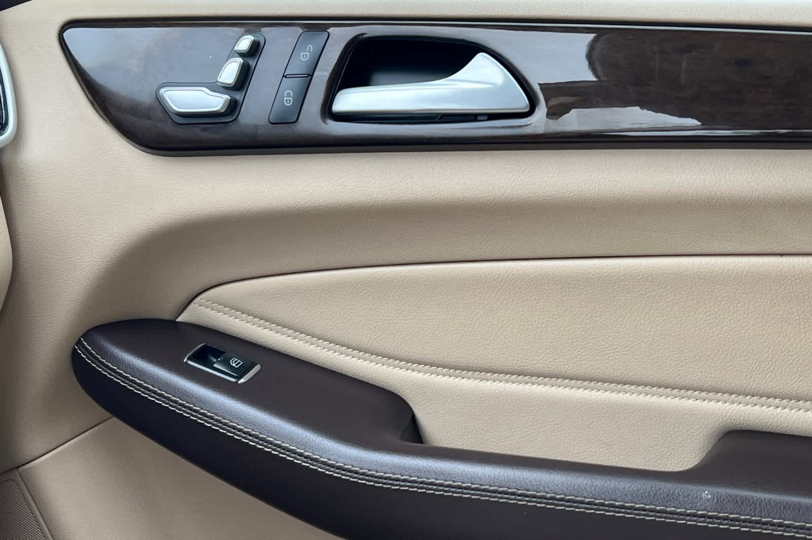 Thumbnail: 2017 Mercedes-Benz GLE - 21