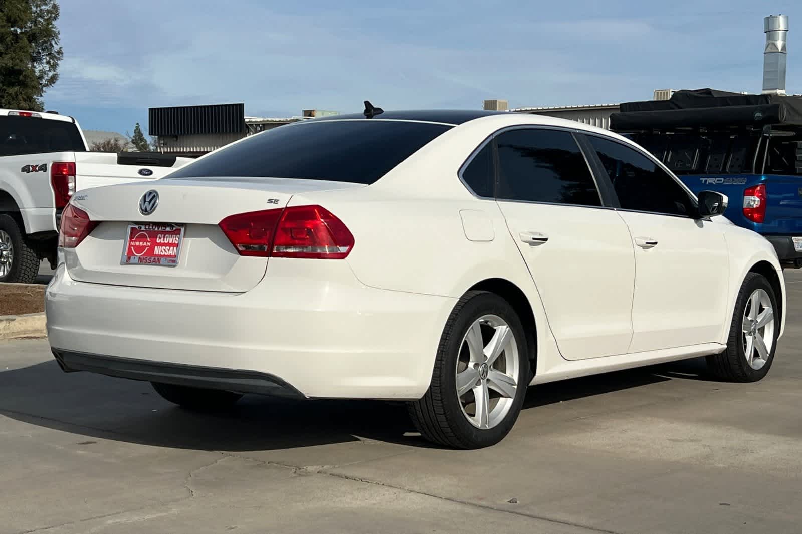 Thumbnail: 2013 Volkswagen Passat - 3