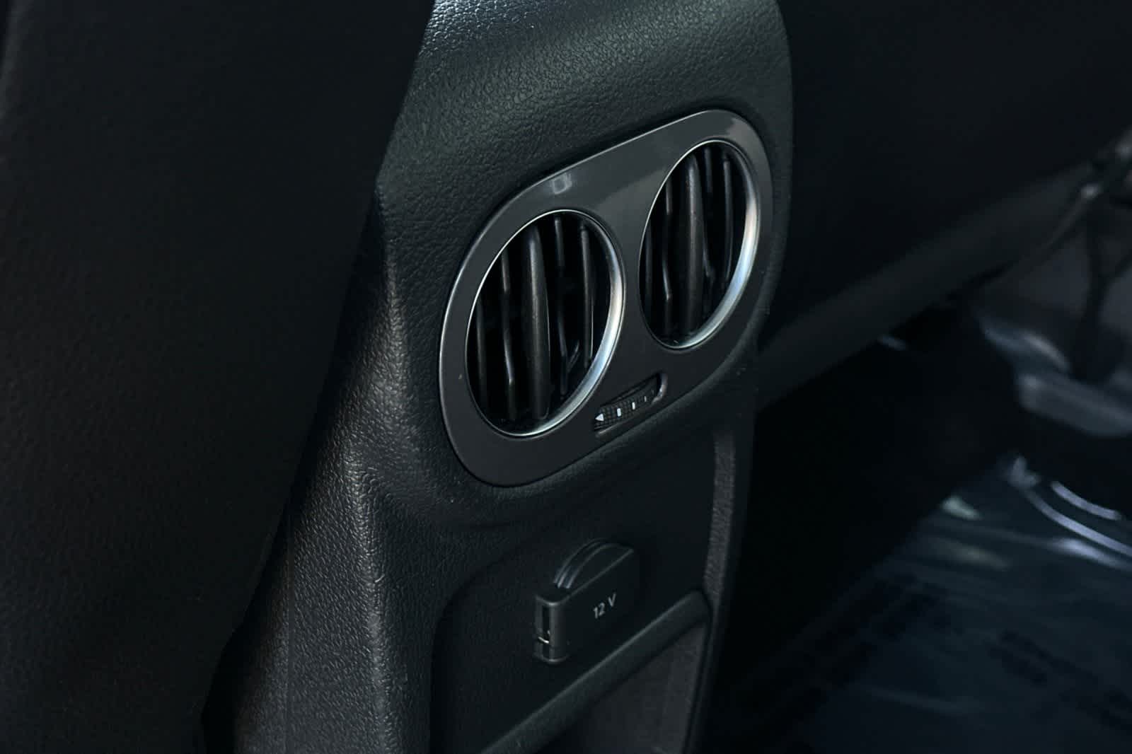 Thumbnail: 2017 Volkswagen Tiguan - 15