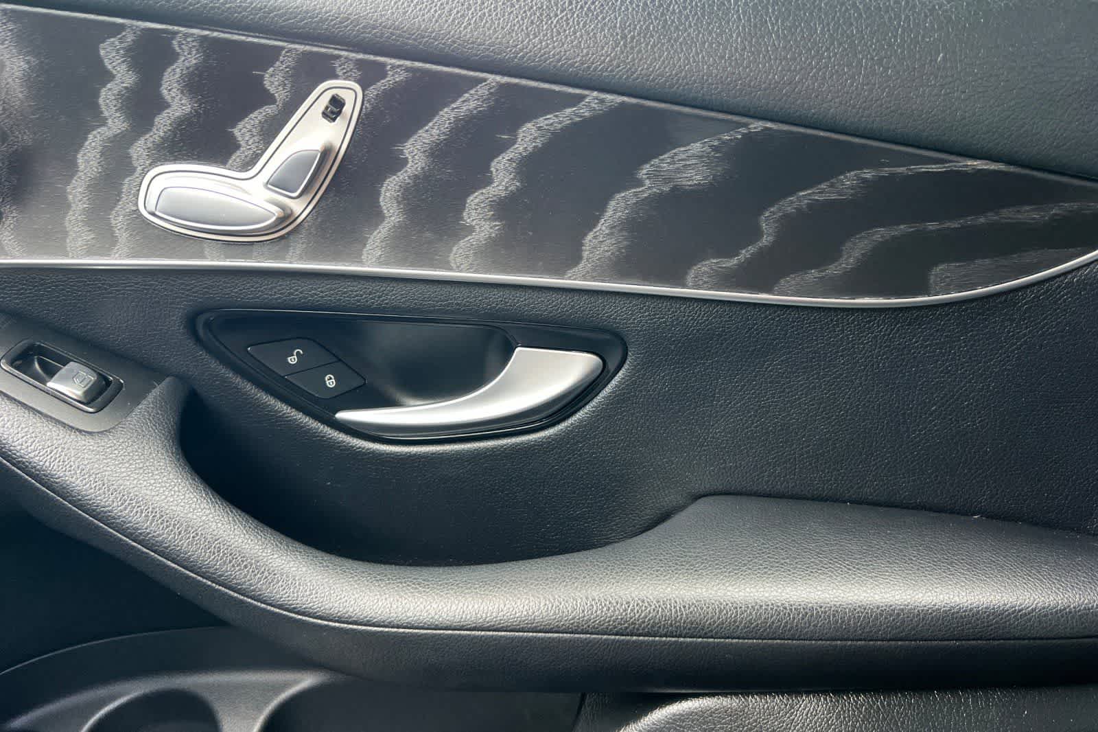 Thumbnail: 2018 Mercedes-Benz GLC - 21