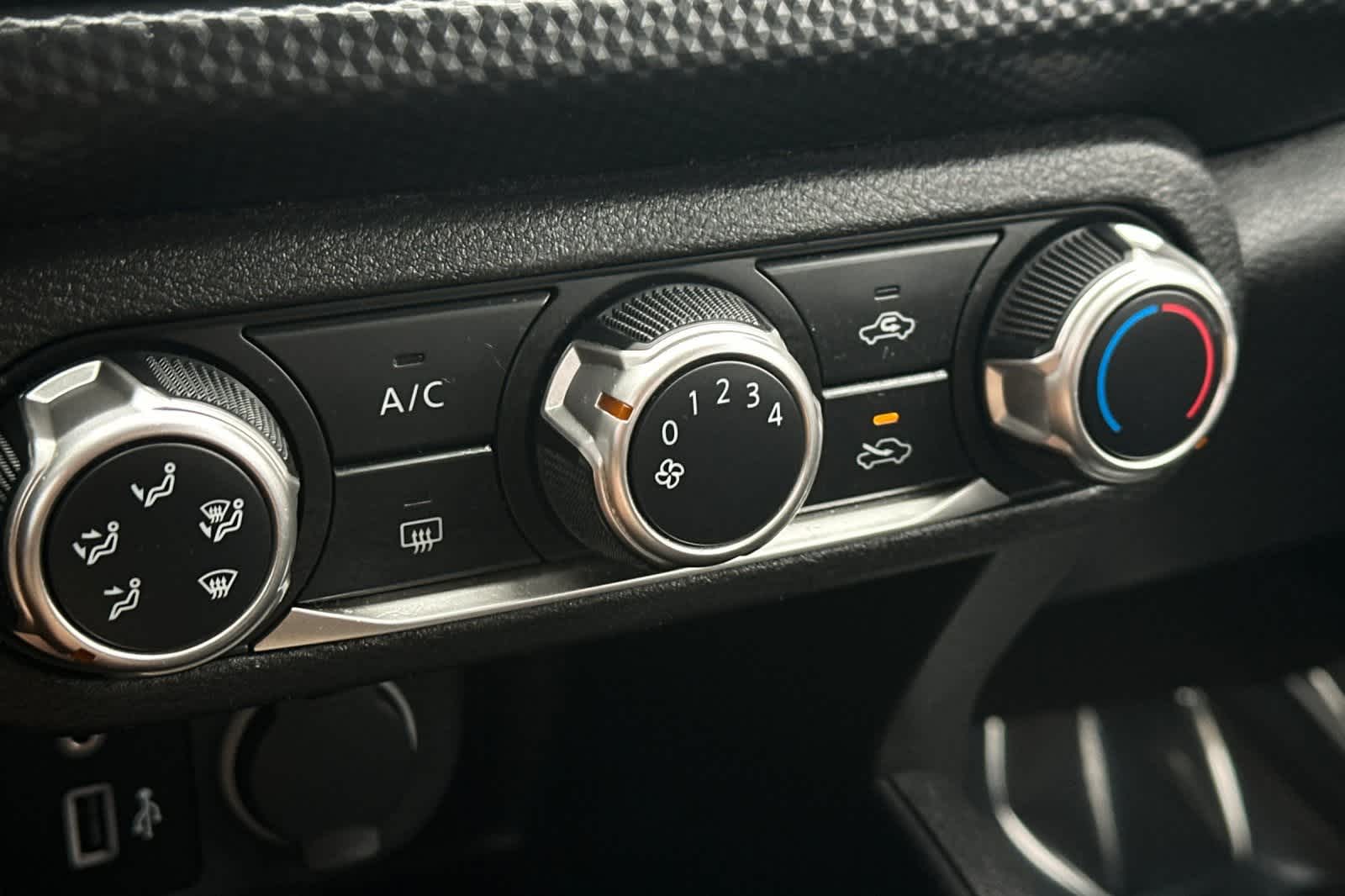 Thumbnail: 2021 Nissan Kicks - 24