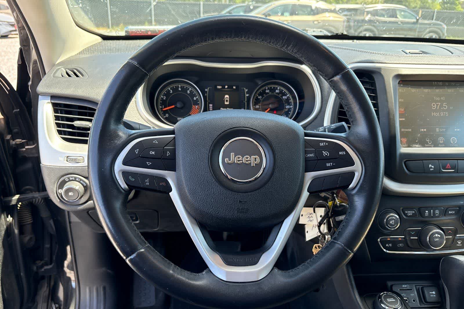 Thumbnail: 2015 Jeep Cherokee - 24