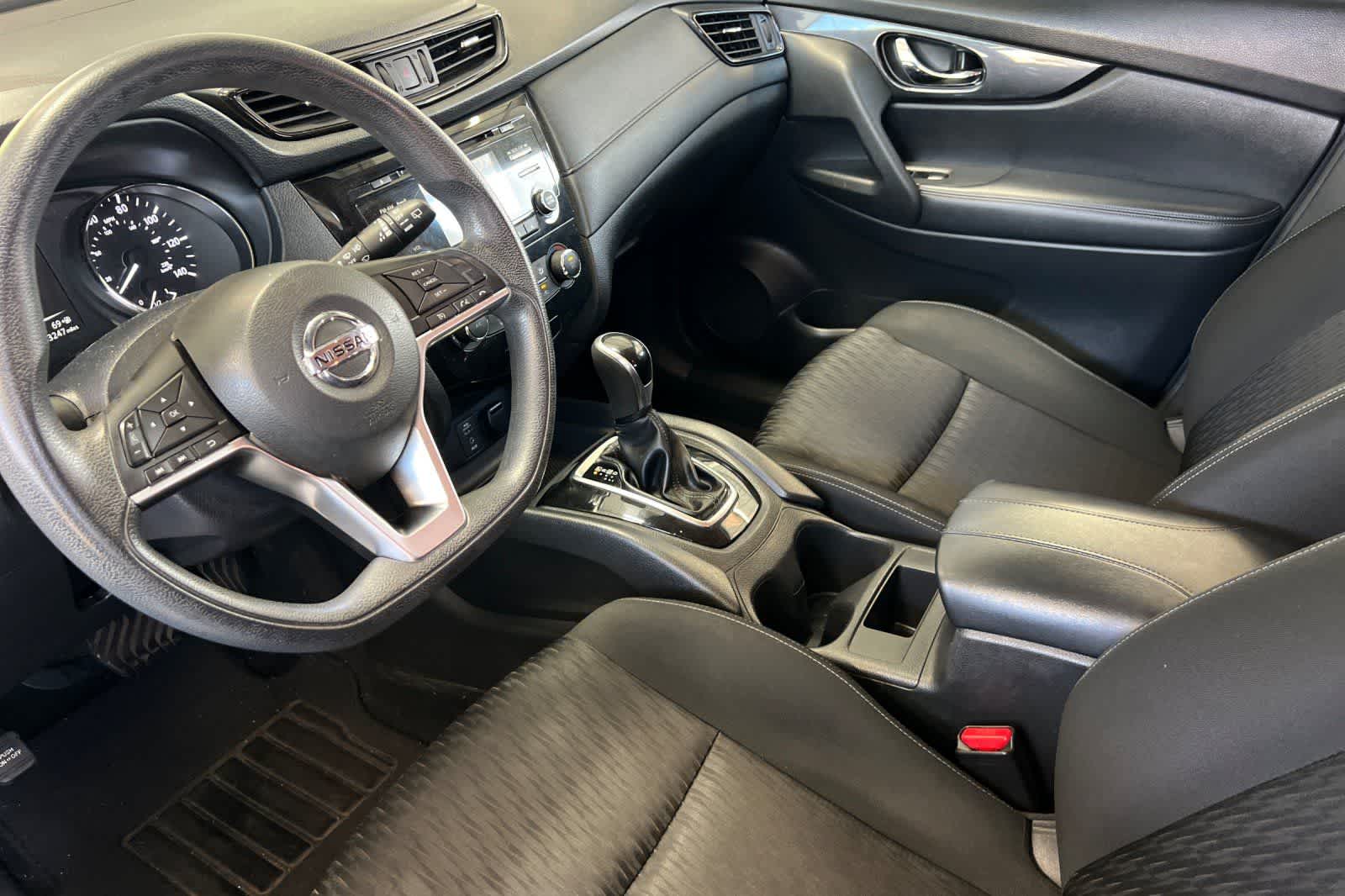 Thumbnail: 2017 Nissan Rogue - 14