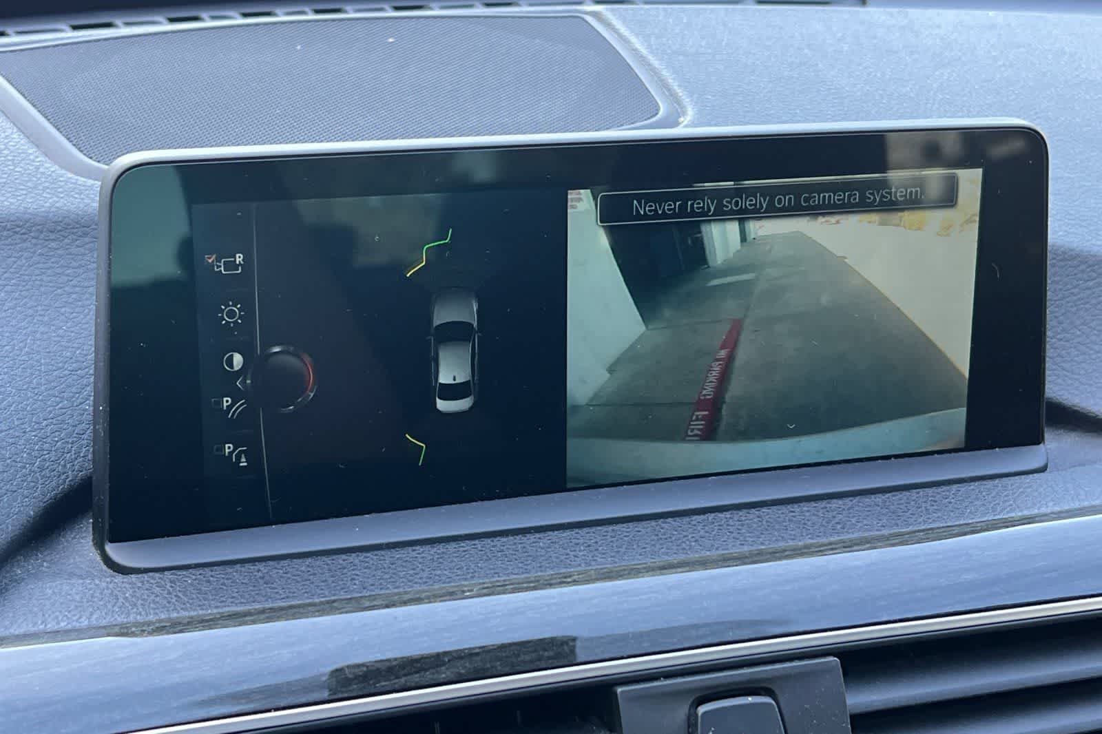 Thumbnail: 2017 BMW 3 Series - 21