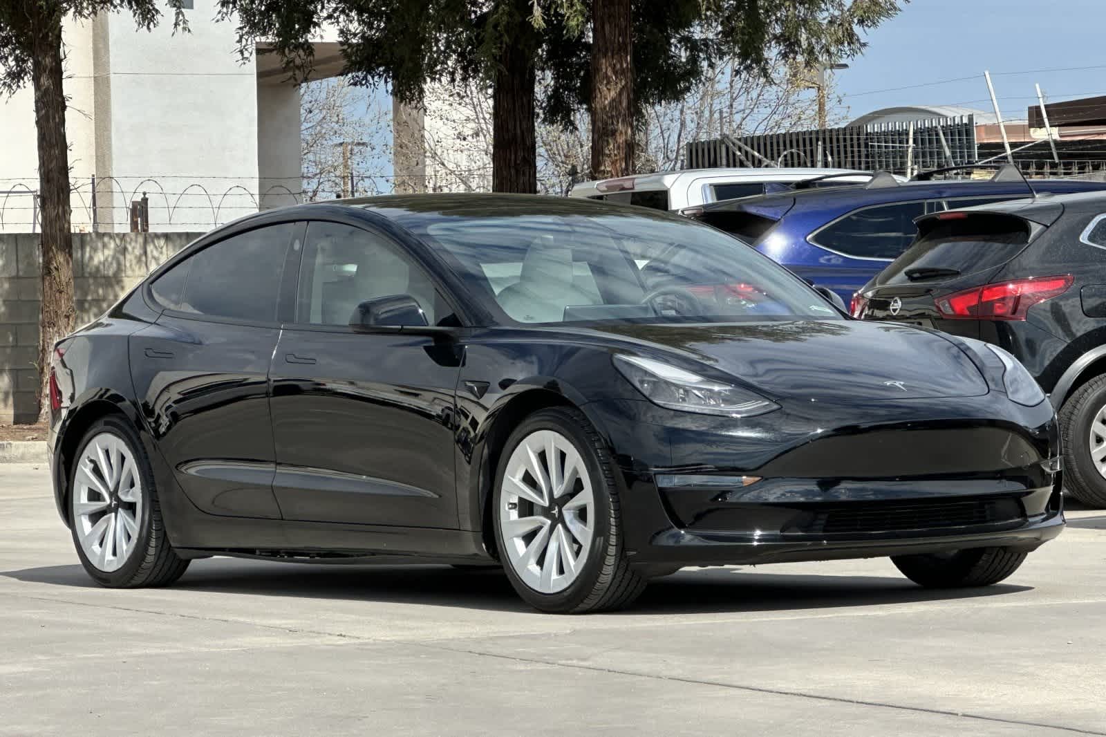 Thumbnail: 2021 Tesla Model 3 - 10