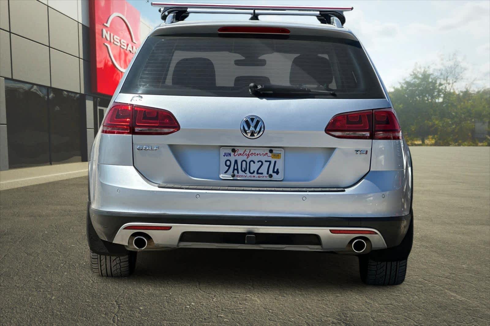 Thumbnail: 2017 Volkswagen Golf - 8