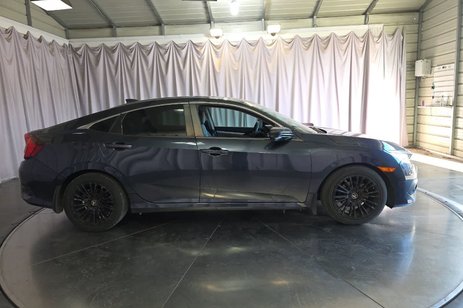 Thumbnail: 2016 Honda Civic - 8