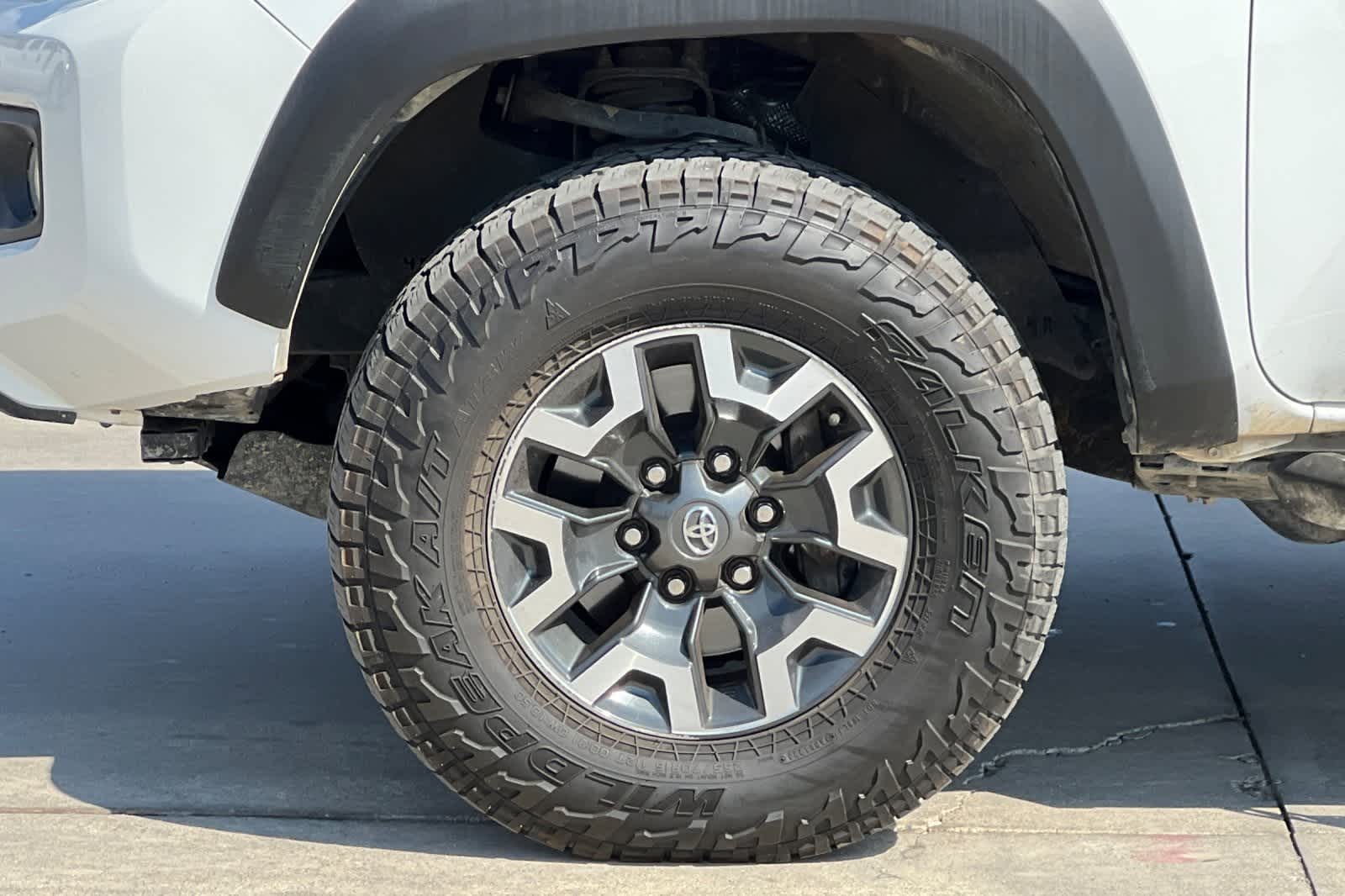 Thumbnail: 2022 Toyota Tacoma - 12