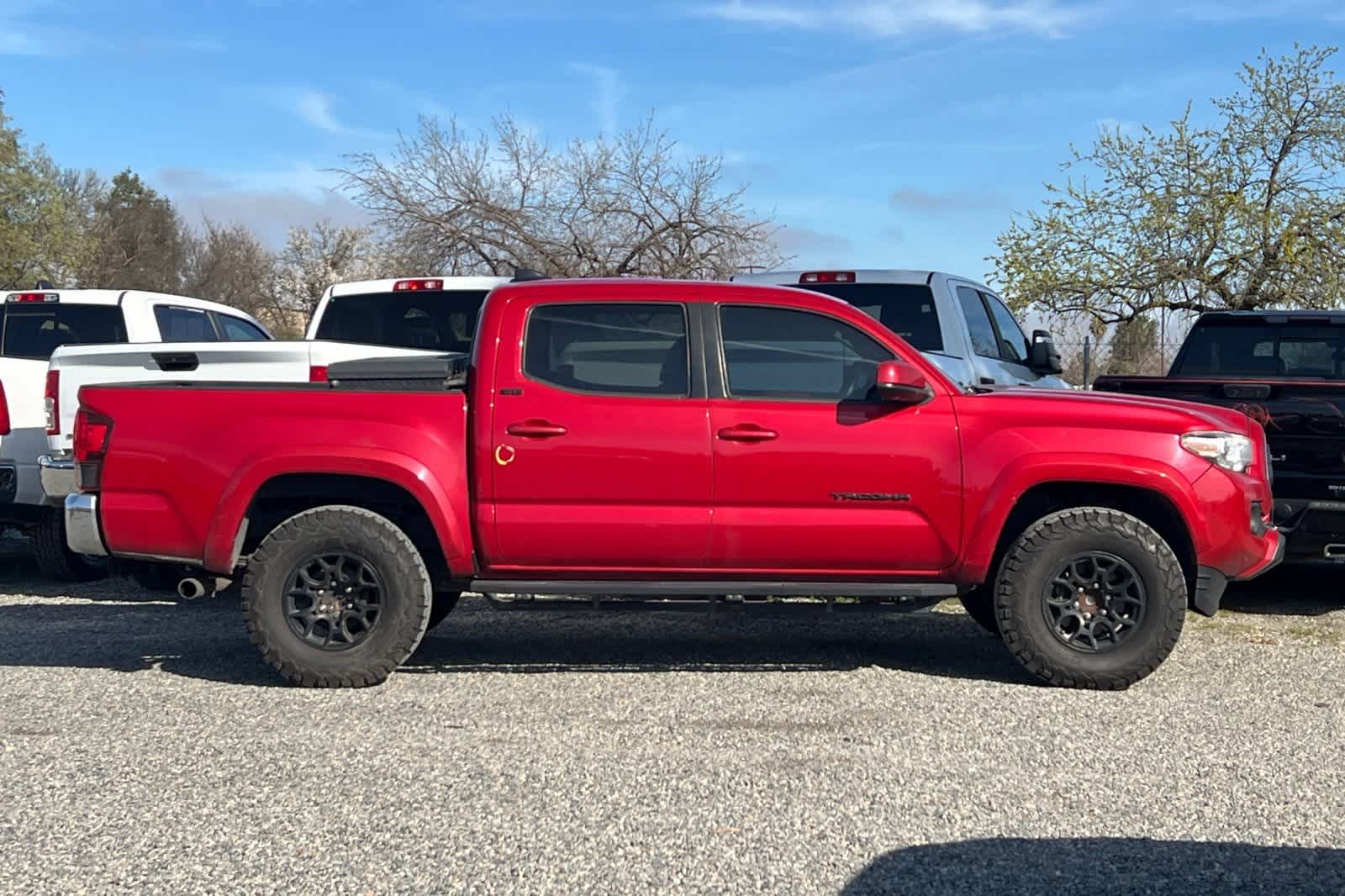 Thumbnail: 2020 Toyota Tacoma - 9