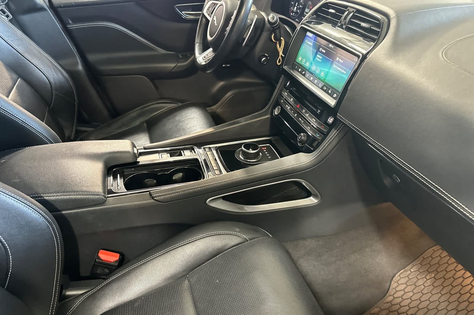 Thumbnail: 2019 Jaguar F-Pace - 19