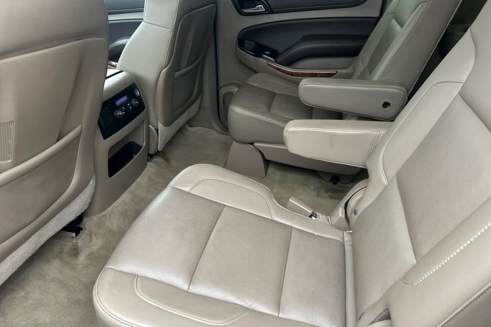 Thumbnail: 2016 Chevrolet Suburban - 5