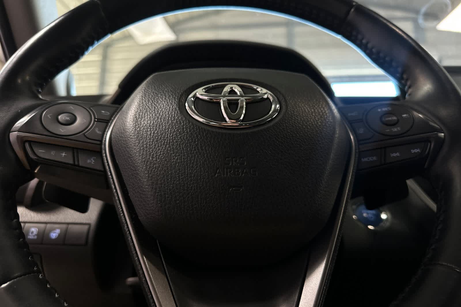 Thumbnail: 2021 Toyota Camry - 24