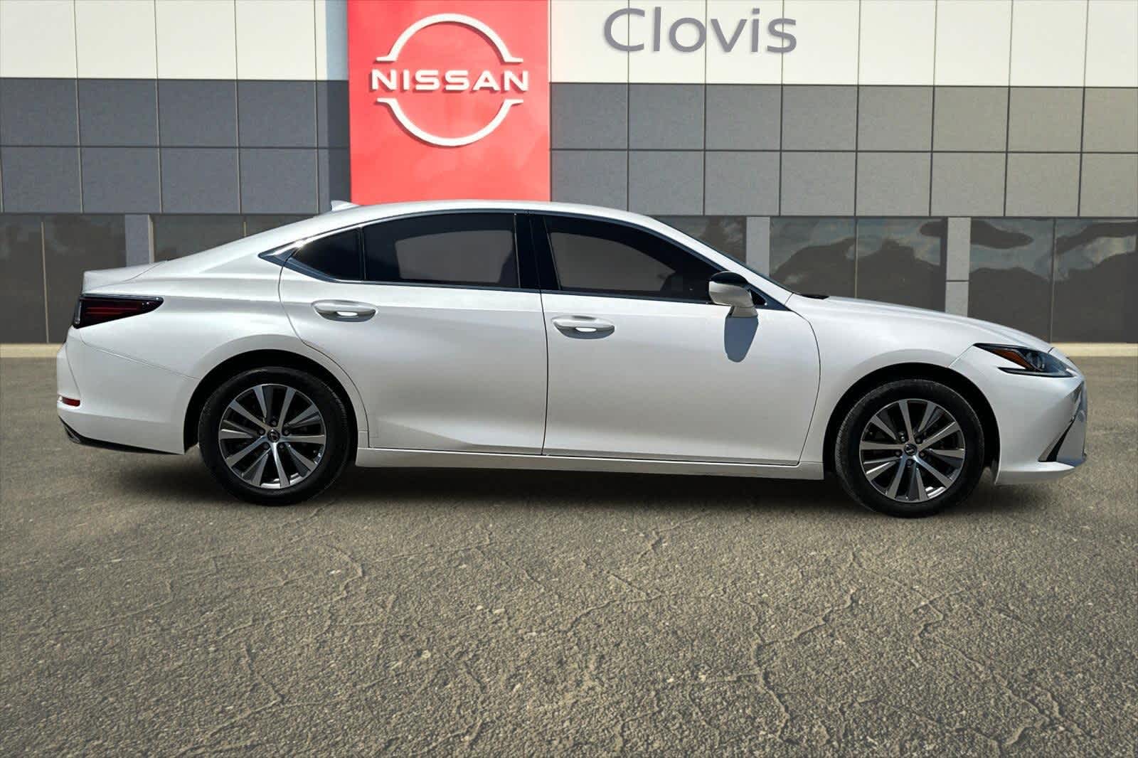 Thumbnail: 2020 Lexus ES - 9
