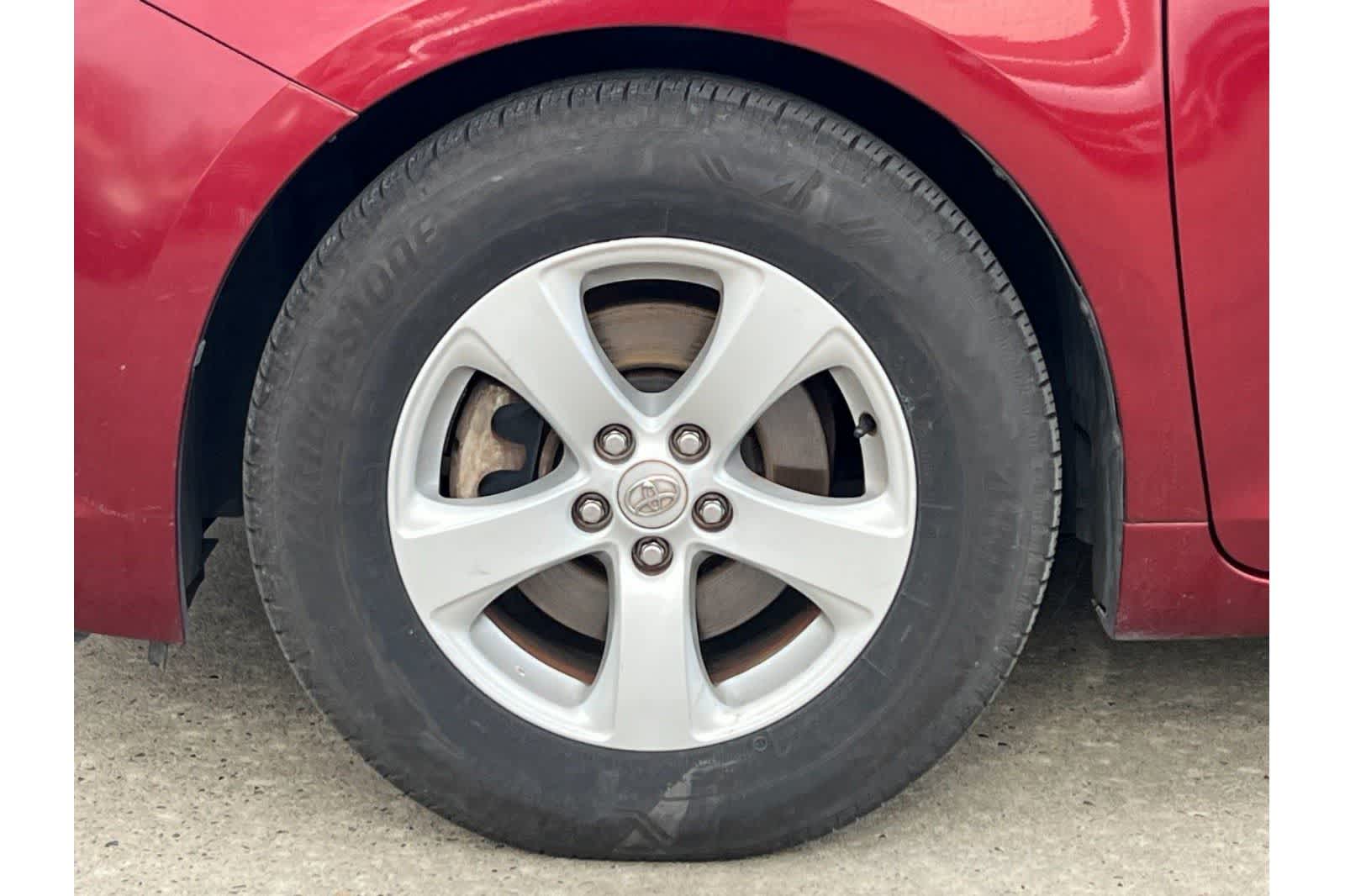 Thumbnail: 2017 Toyota Sienna - 28