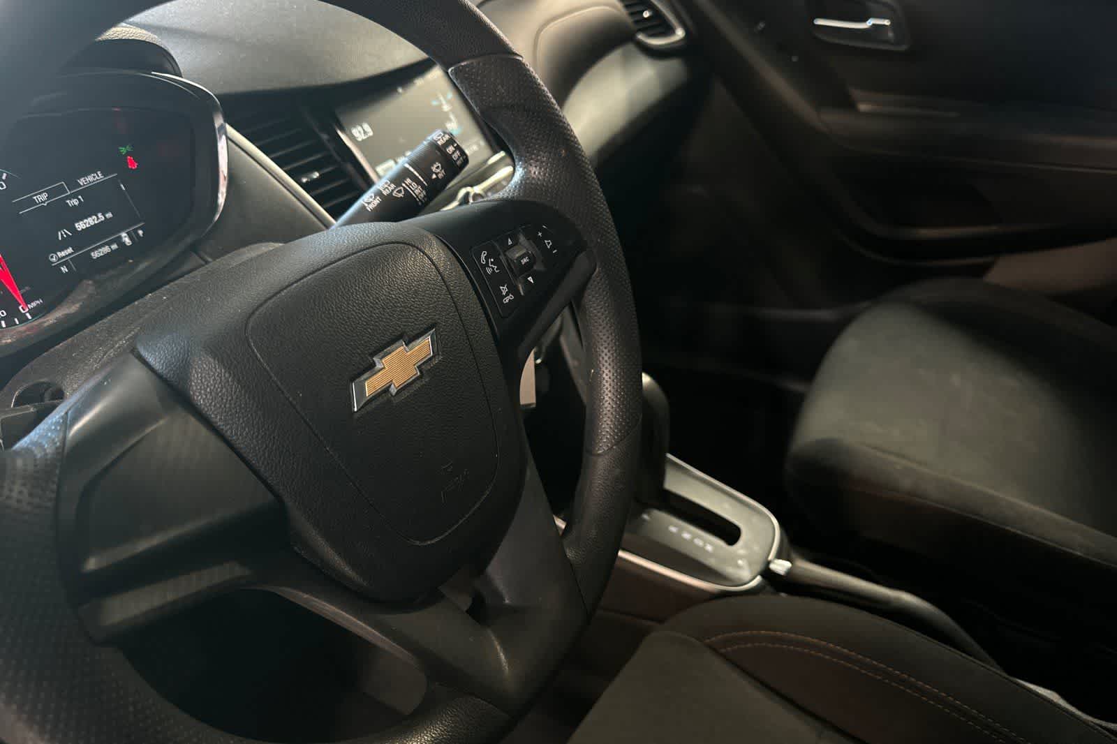 Thumbnail: 2017 Chevrolet Trax - 14