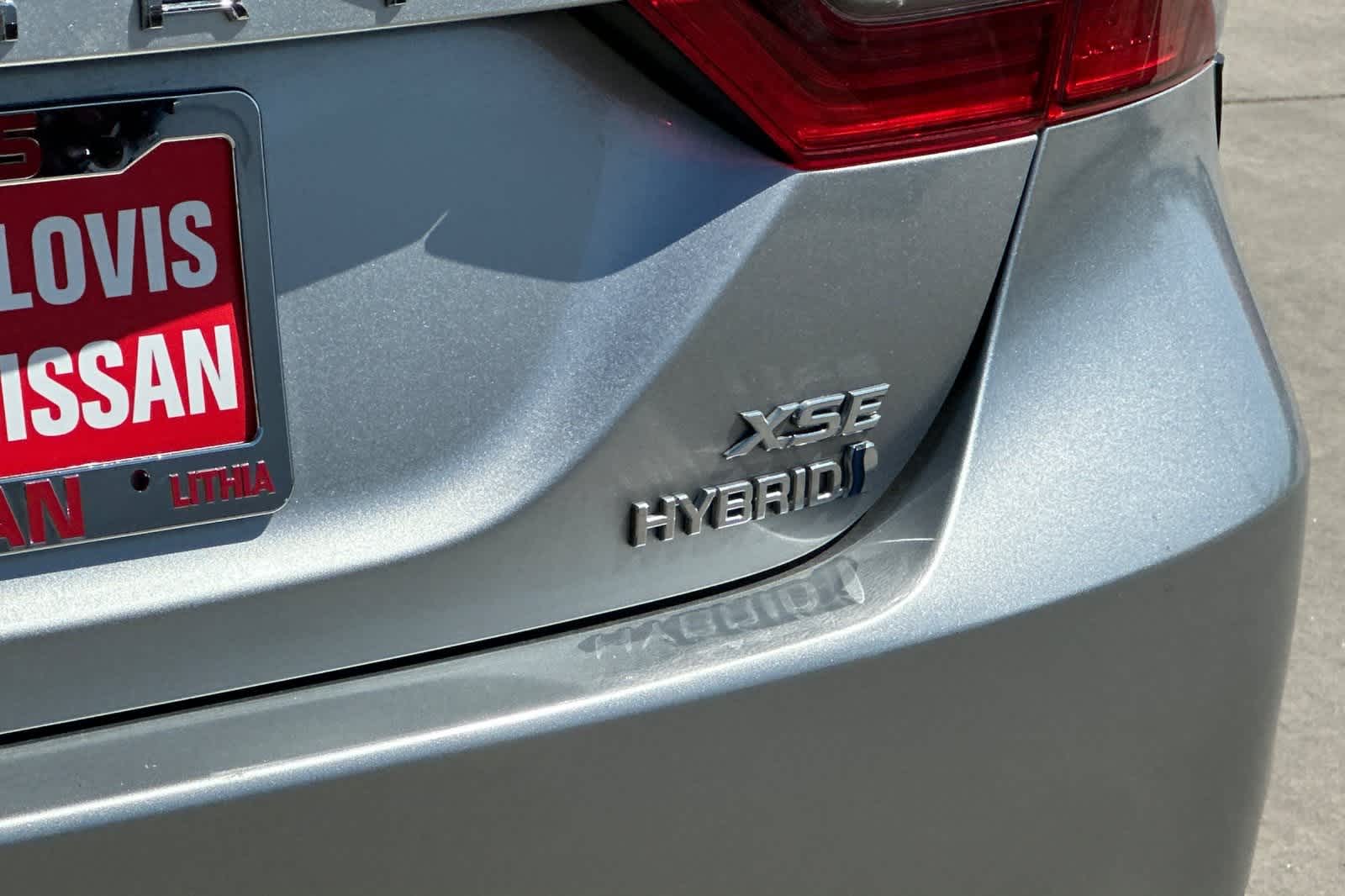 Thumbnail: 2021 Toyota Camry - 13